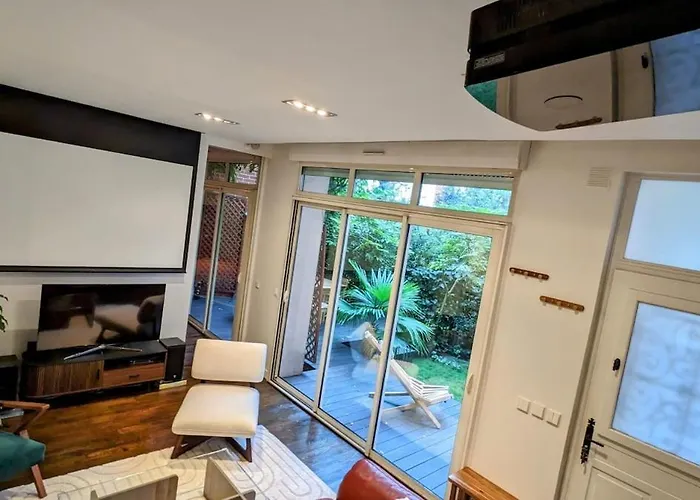 Beautiful With Private Garden *