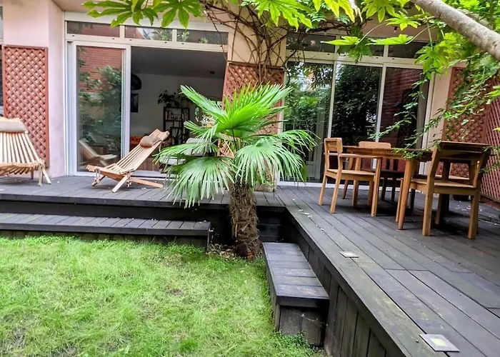 Beautiful With Private Garden *